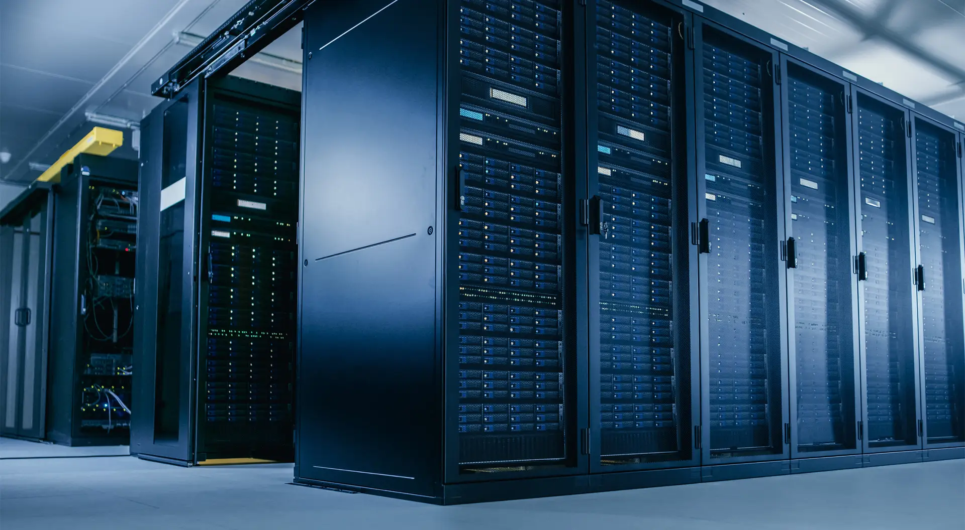 Data centre 2000x1000 1.jpg